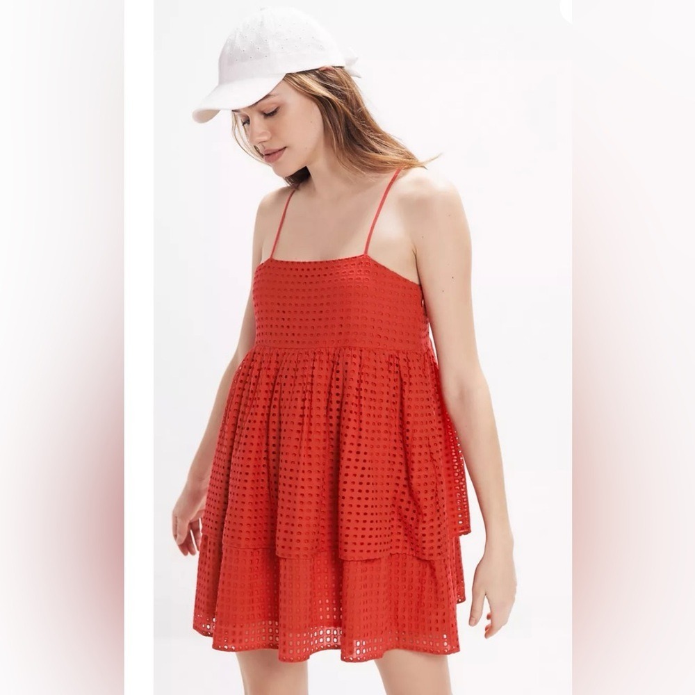 Urban Outfitters Red Katrina Eyelet Tiered Ruffle Mini Dress Side Zip Size 2